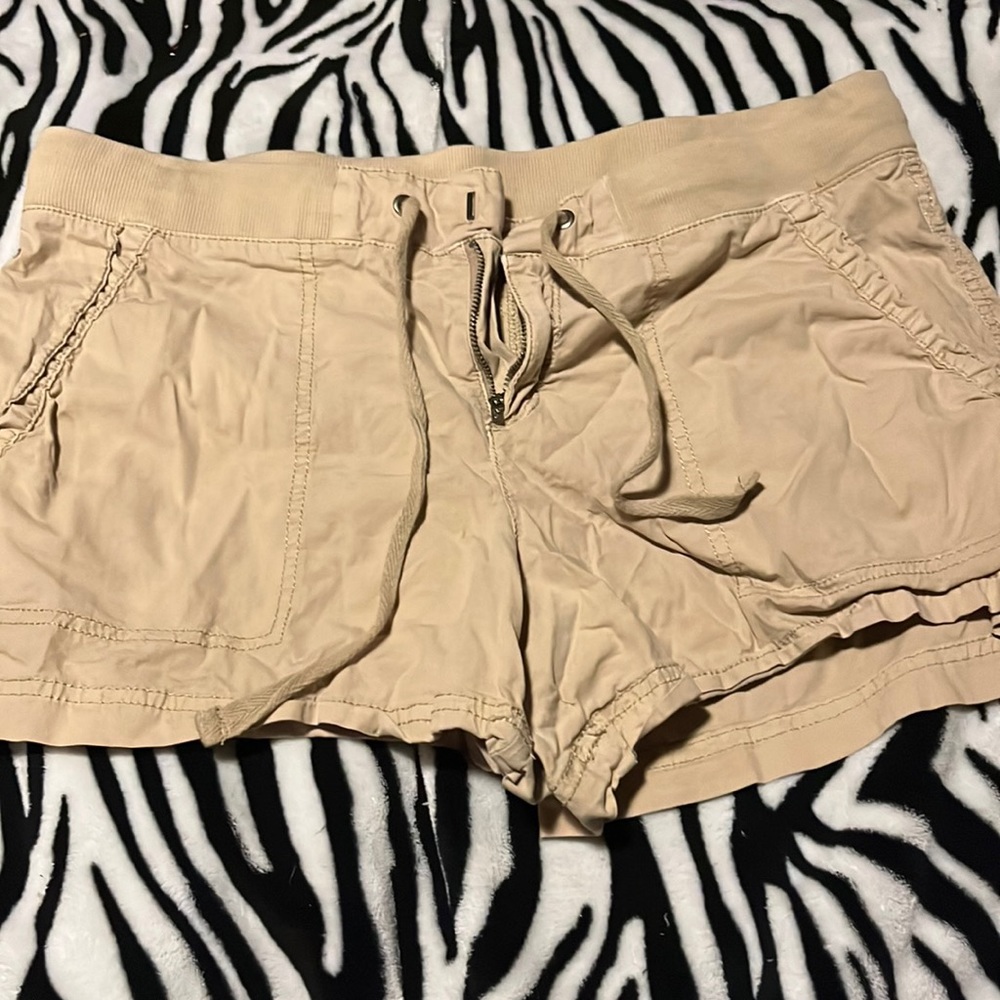 Women’s a.n.a (A New Approach) size 10 shorts